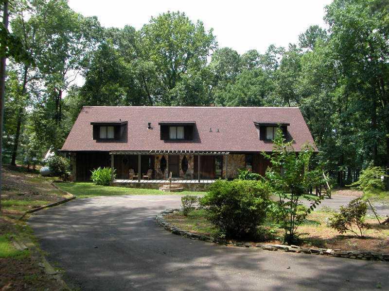 6530 Yacht Club Rd., Flowery Branch, GA 30542