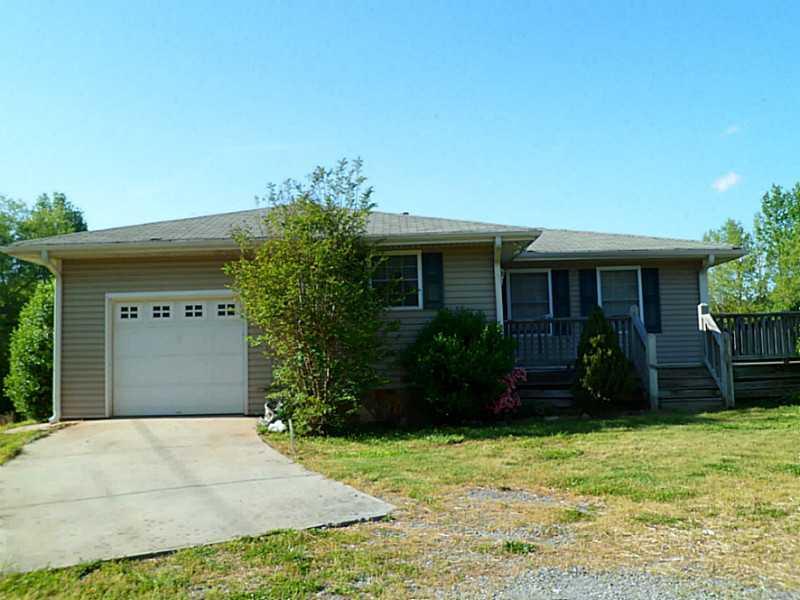 230 Kings Ln., Ball Ground, GA 30107