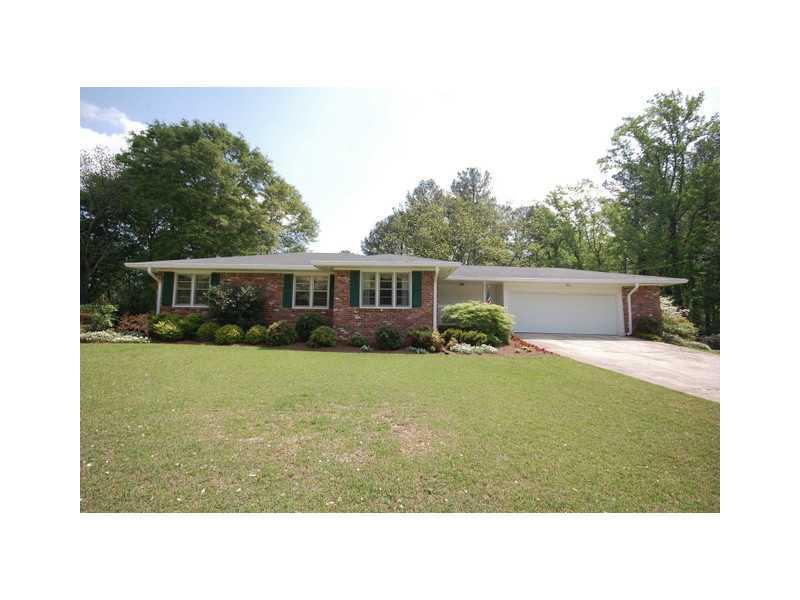 4135 Laynewood Cir., Tucker, GA 30084