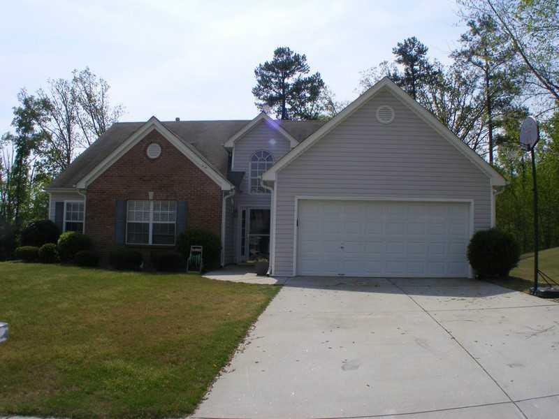 1330 Brisbane Dr., Dacula, GA 30019