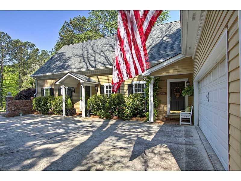 9075 Huntcliff Trace, Atlanta, GA 30350