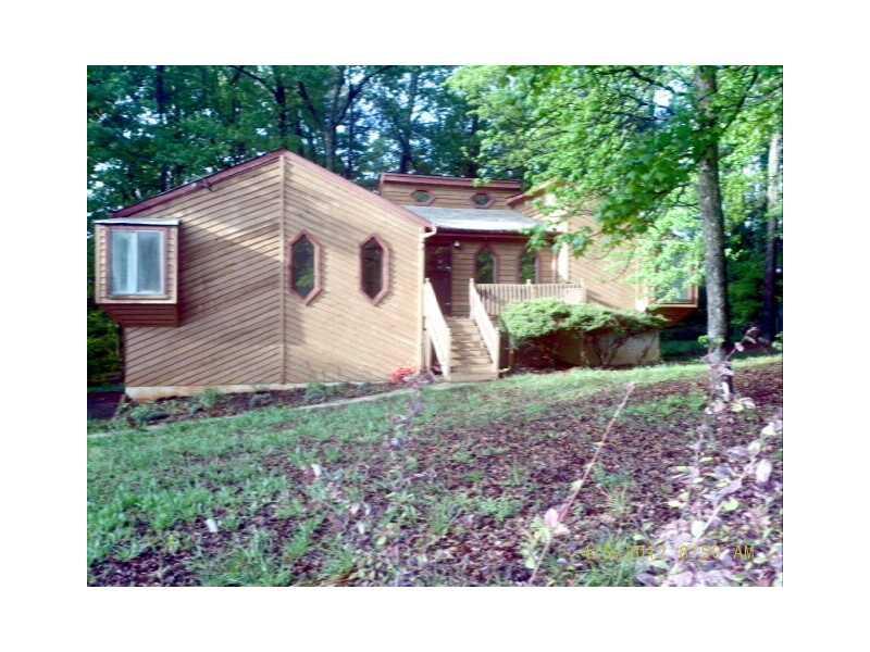 599 Springwood Dr., Lilburn, GA 30047