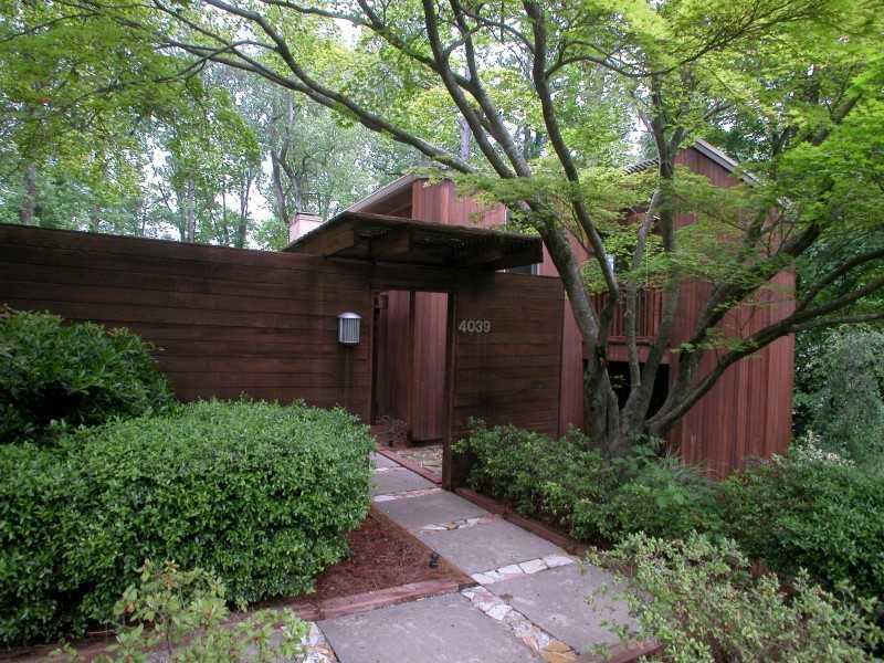 4039 Land O Lakes Dr., Atlanta, GA 30342