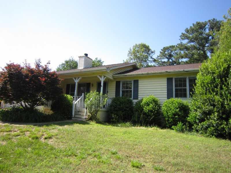 4550 Union Pl., Flowery Branch, GA 30542