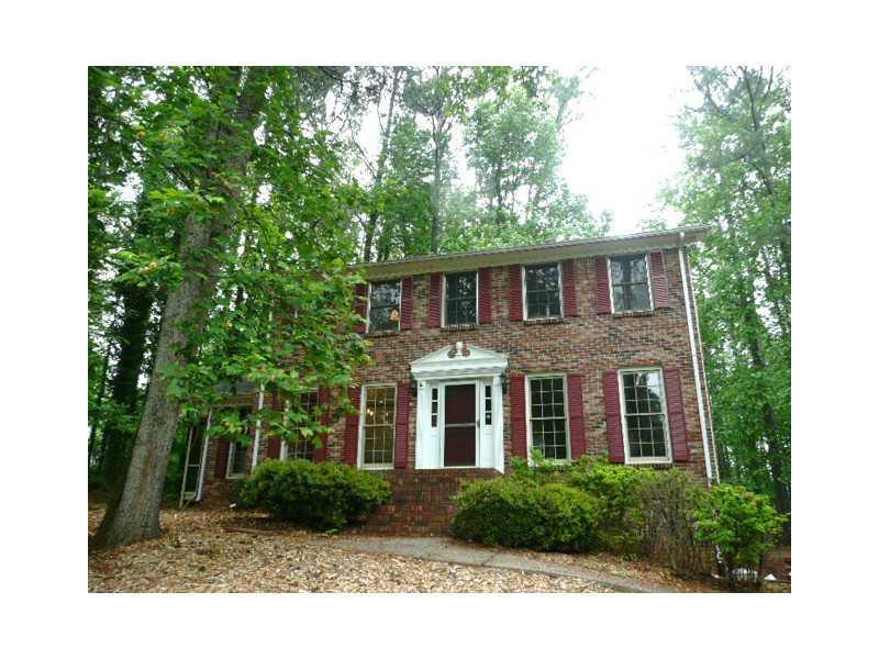 620 Lakemont Ct., Roswell, GA 30075