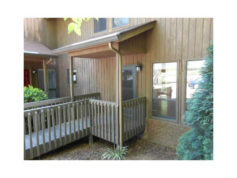 1904 Pinetree Dr., Buford, GA 30518