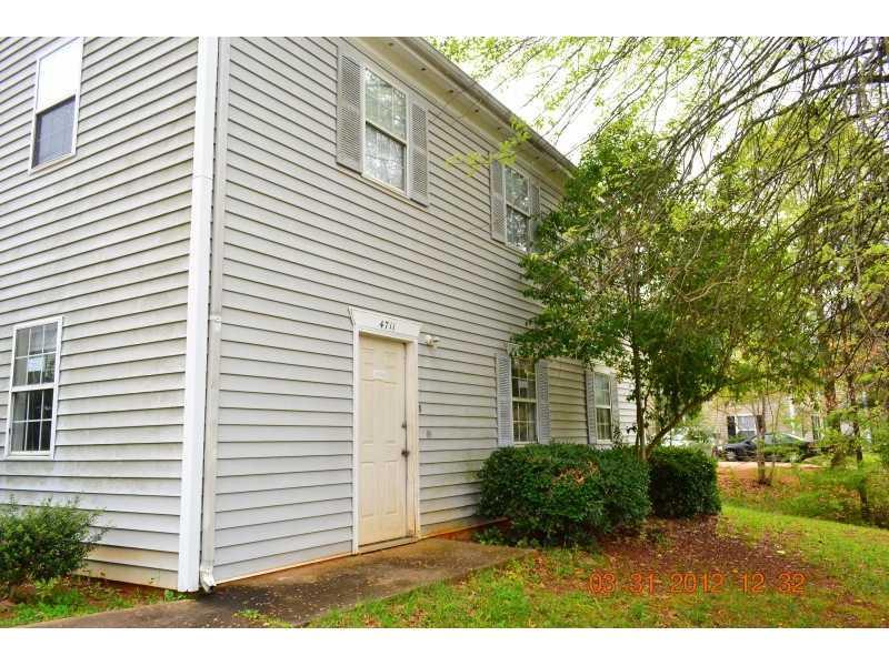 4713 Victoria Dr., Flowery Branch, GA 30542