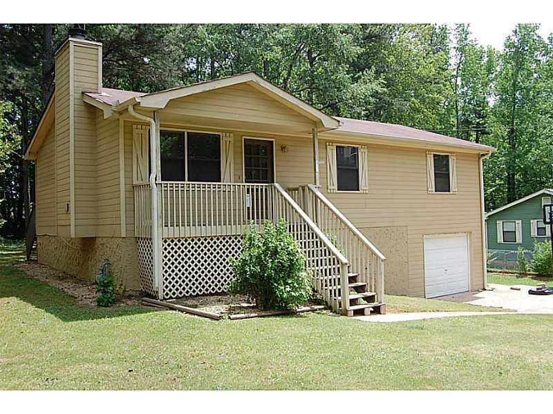 6902 Autumn Hill Dr., Douglasville, GA 30135