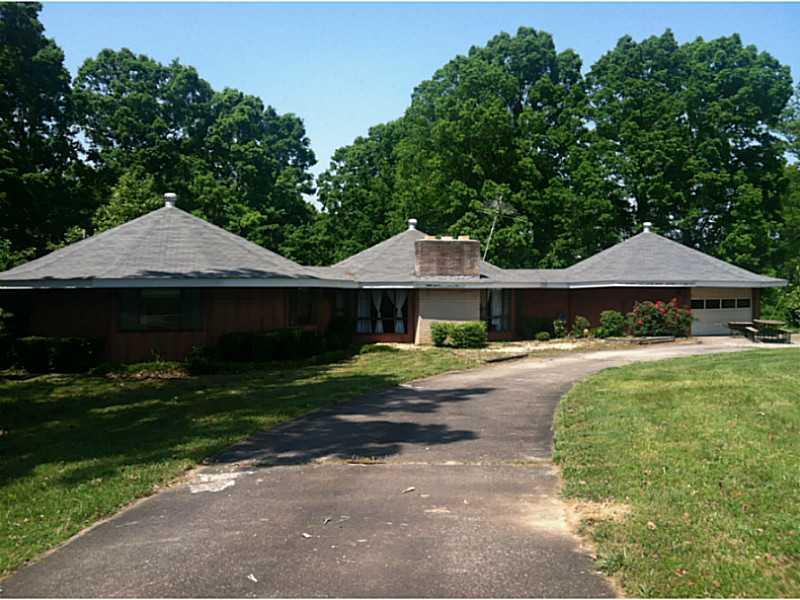 6058 Bark Camp Rd., Murrayville, GA 30564