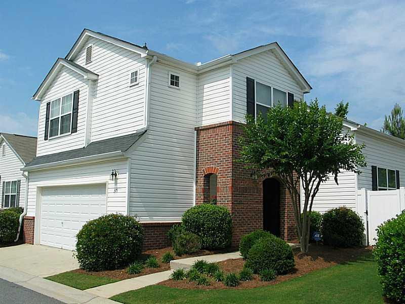 371 Hiawassee Dr., Woodstock, GA 30188