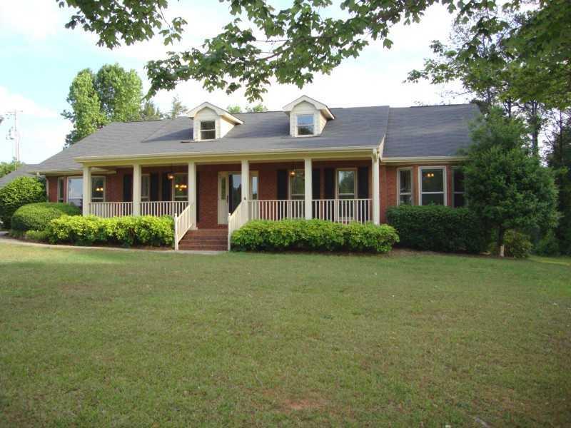 155 Sandy Ln., Brooks, GA 30205