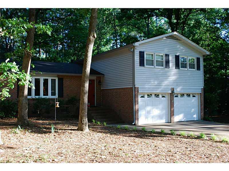 3192 Falconhurst Dr., Lilburn, GA 30047