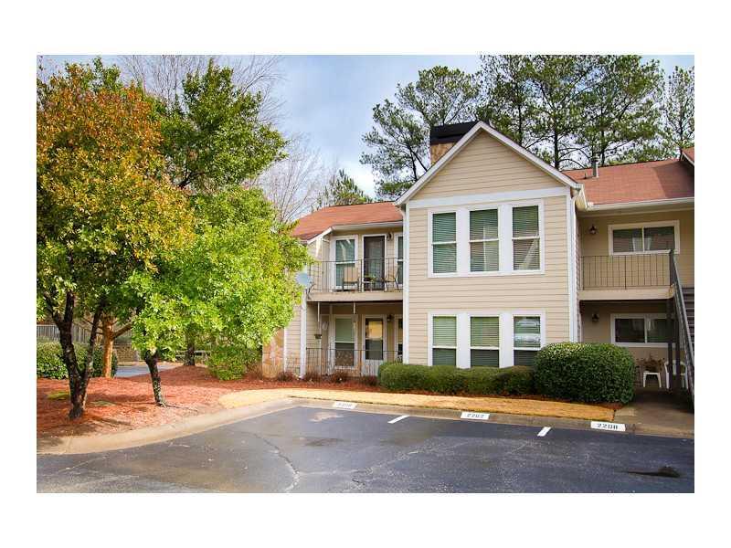 2202 Lake Pointe Cir., Roswell, GA 30075