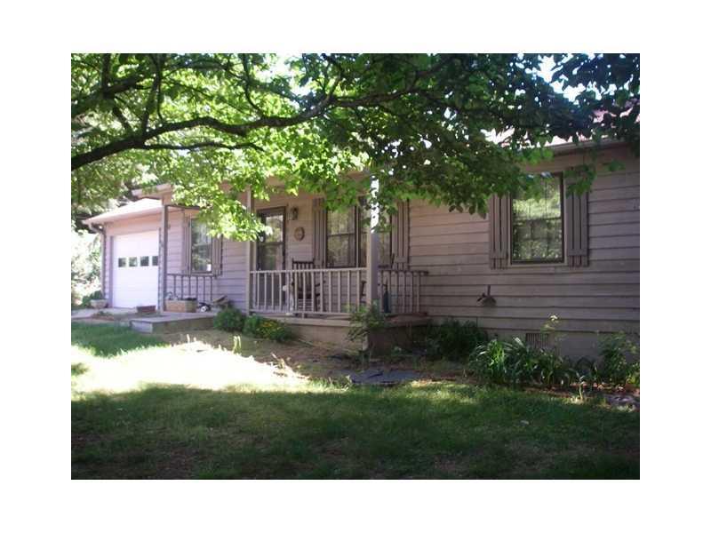 6442 Paradise Point, Flowery Branch, GA 30542