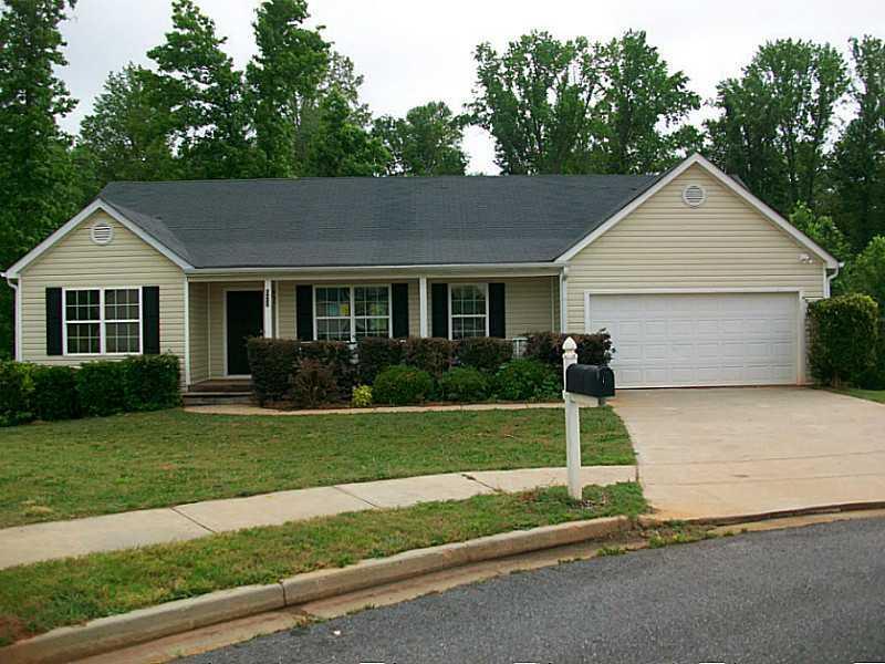 927 Rosewood Ln., Monroe, GA 30656