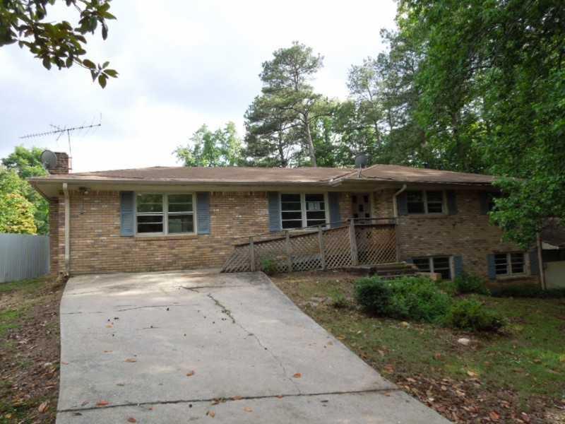 4241 Pine Manor Dr., Douglasville, GA 30134