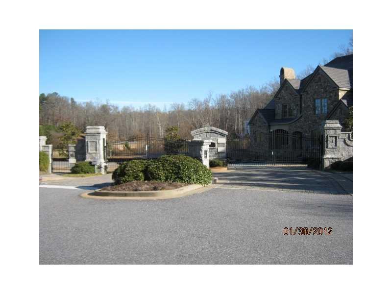 2720 Luberon Ln., Suwanee, GA 30041