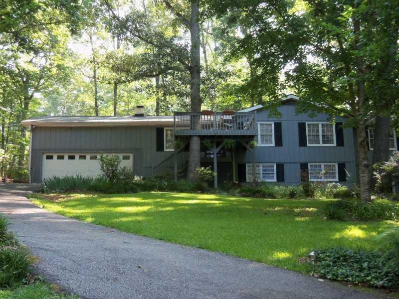 1288 Rolling Oaks Dr., Kennesaw, GA 30152