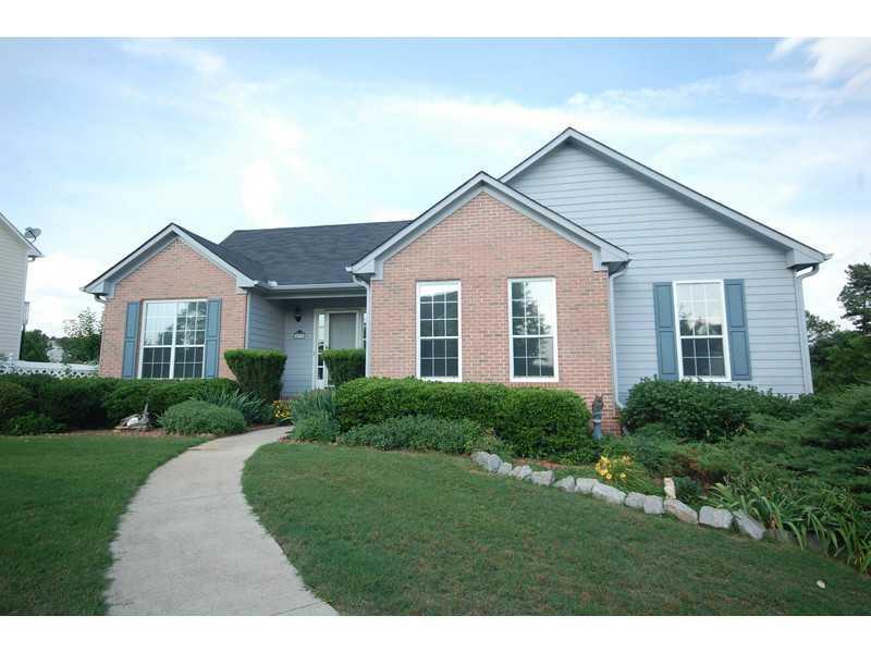 5435 Riverchase Dr., Flowery Branch, GA 30542