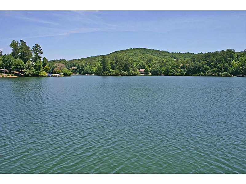 105 Beaver Ct., Waleska, GA 30183