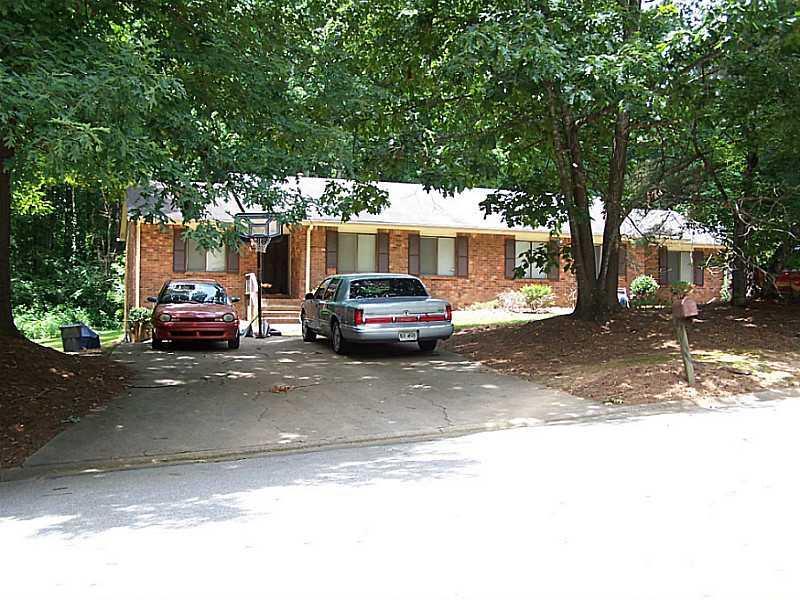 358 NW Bradley Woods Ct., Lilburn, GA 30047