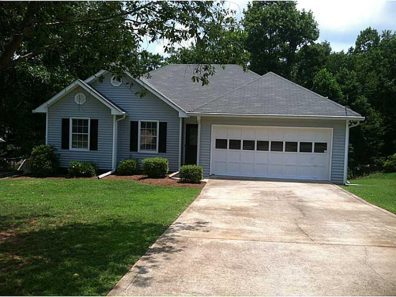 8905 Pine Tree Cir., Gainesville, GA 30506