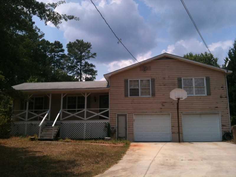 305 Hilltop Ln., Woodstock, GA 30188
