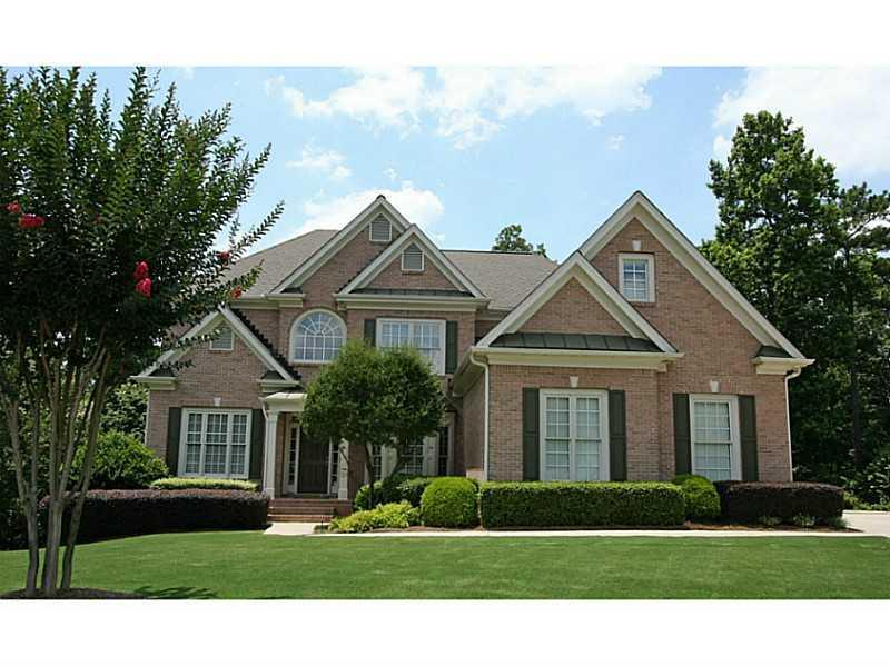 135 Emerald Ln., Roswell, GA 30075