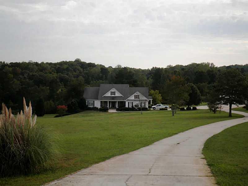 1038 Mccready Dr., Dallas, GA 30157