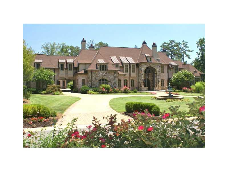550 Stonemoor Cir., Roswell, GA 30075