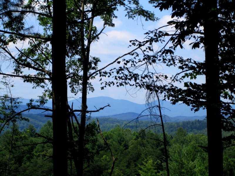 700 Laurel Cir., Dahlonega, GA 30533