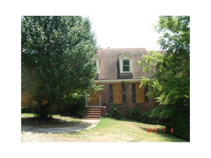 1074 Rock Chapel Rd., Lithonia, GA 30058