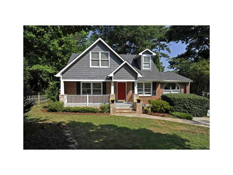 2458 Woodridge Dr., Decatur, GA 30033