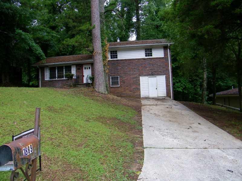 1889 La Mesa Ln., Decatur, GA 30032