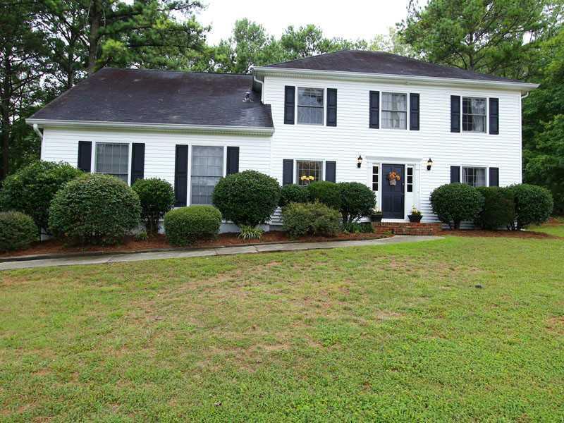 4706 Crest Knoll Dr., Mableton, GA 30126