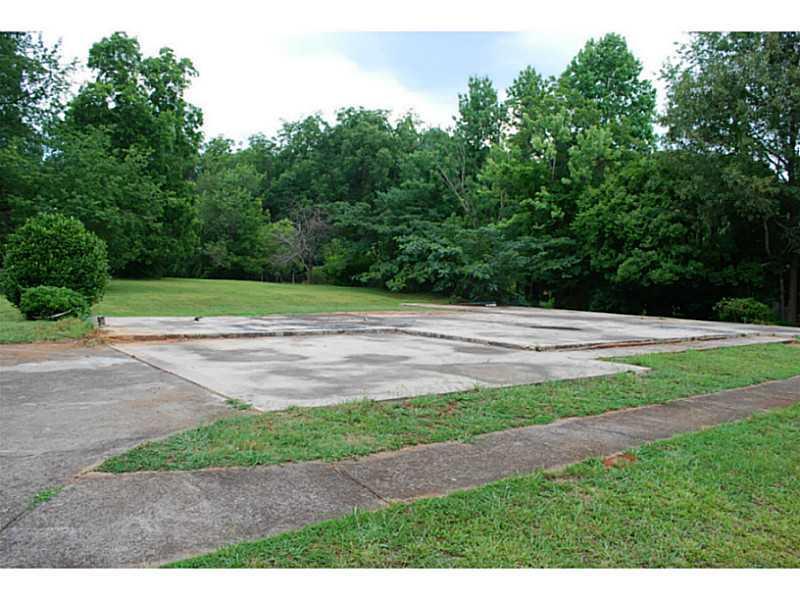 11340 Crossway Ln., Roswell, GA 30075