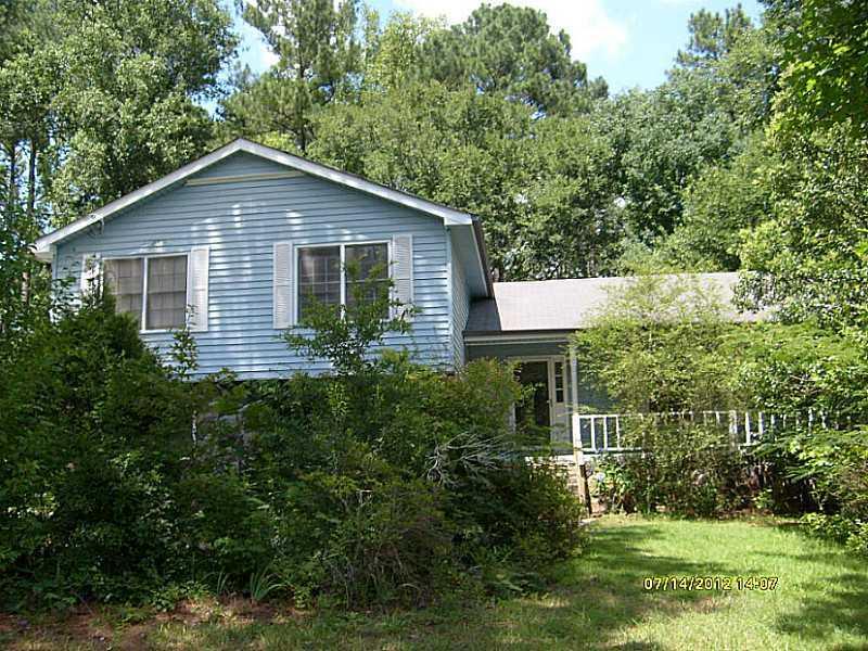 1366 Larkview Dr., Lilburn, GA 30047
