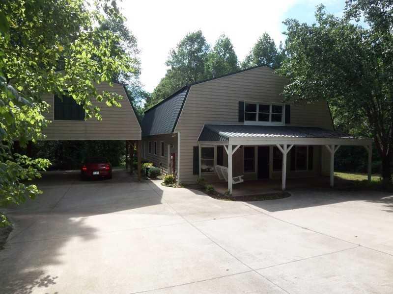 858 Flatbottom Rd., Ball Ground, GA 30107