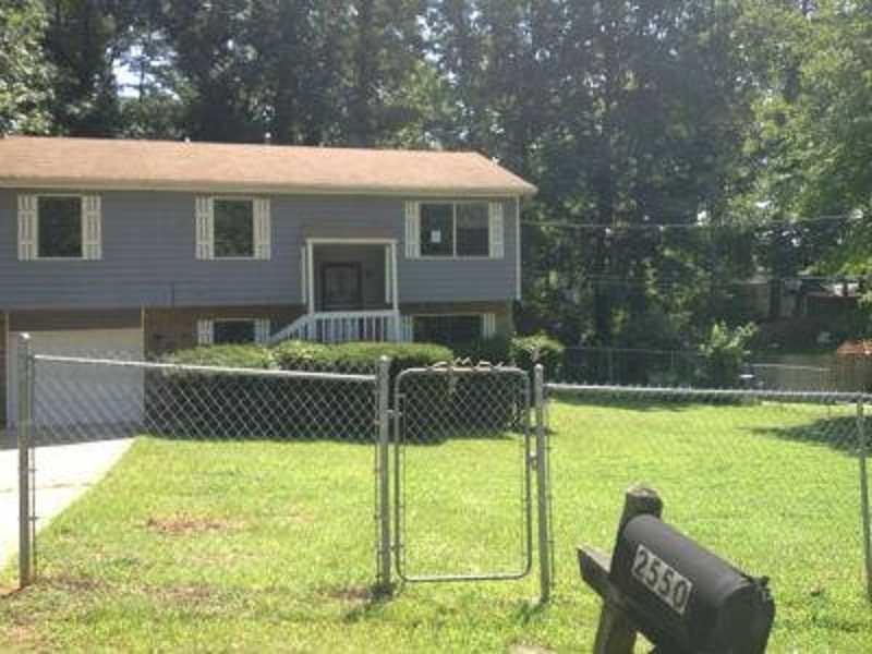 2550 Lewfield Cir., Atlanta, GA 30316