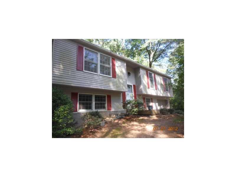 355 N Pond Tr., Roswell, GA 30076
