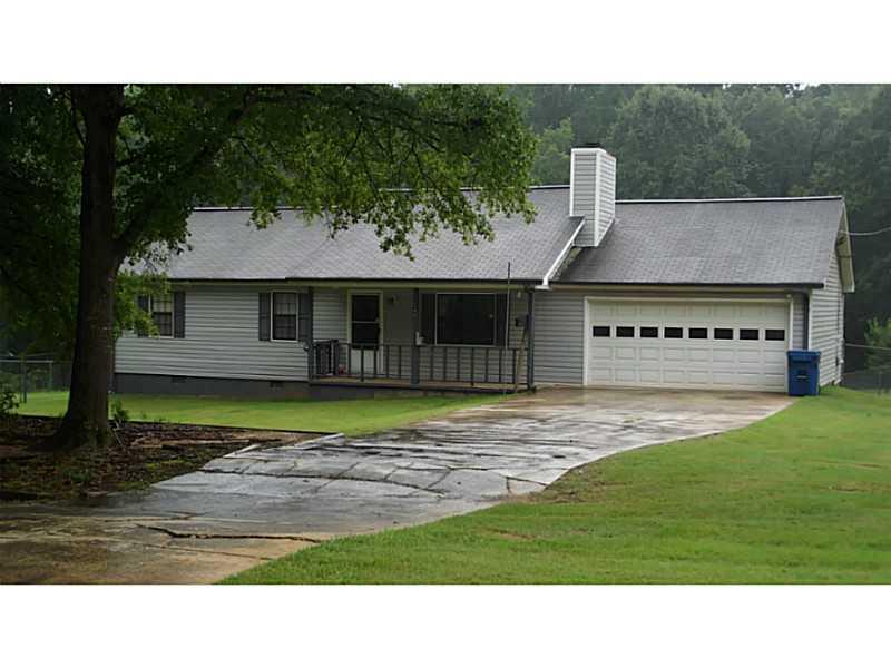 2580 Azalea Dr., Loganville, GA 30052