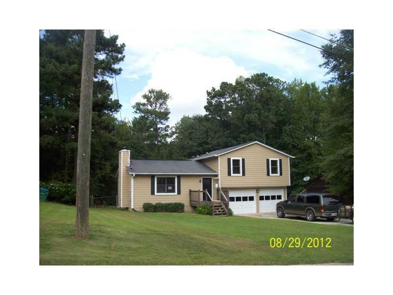 524 Pebble Point Dr., Loganville, GA 30052