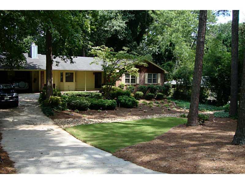 1246 Hickory Dr., Lilburn, GA 30047