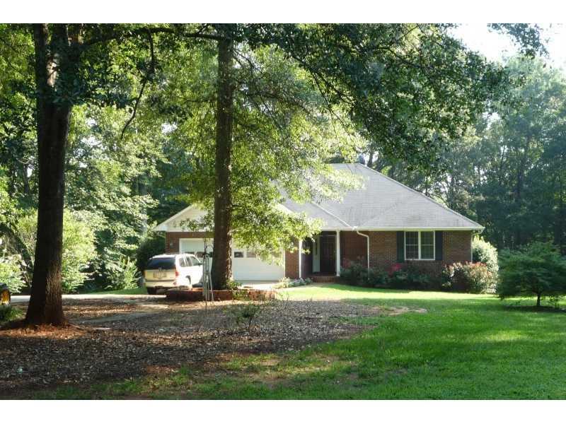 560 Oak Ridge Dr., Maysville, GA 30558