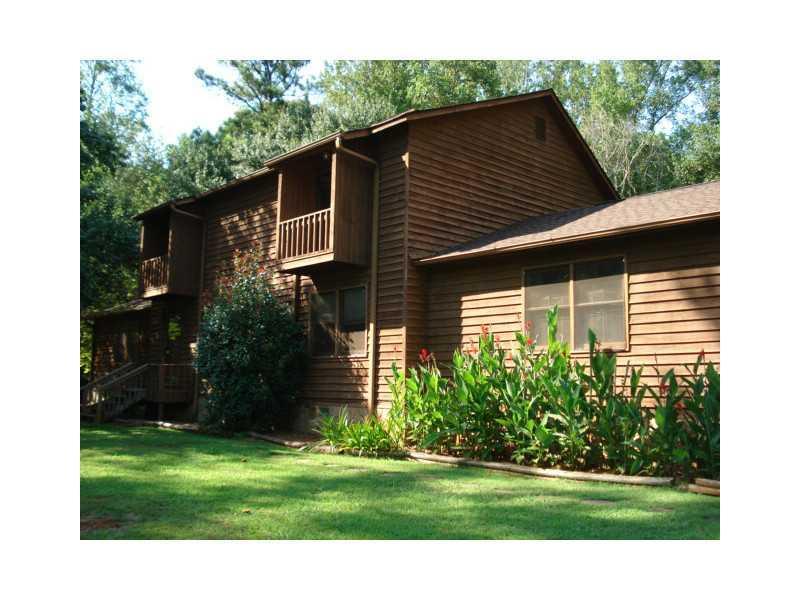 932 Victoria Landing Dr., Woodstock, GA 30189