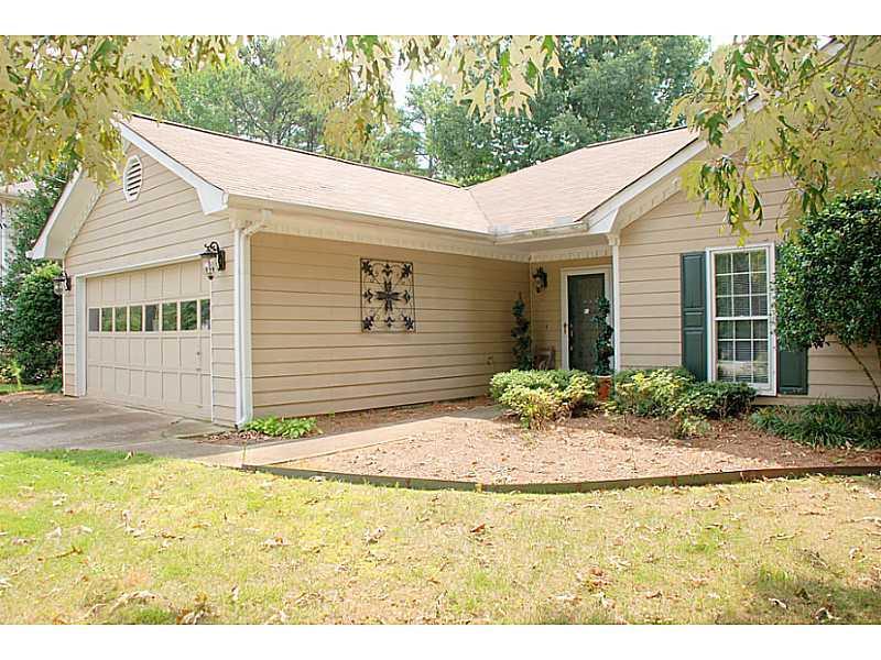 880 Hounds Ridge Ct., Lawrenceville, GA 30043