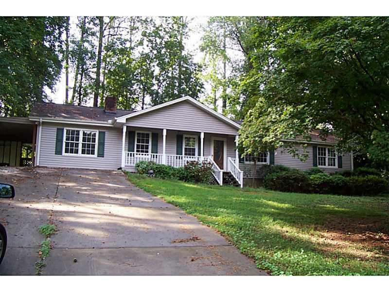 106 Creek Hollow Dr., Woodstock, GA 30188