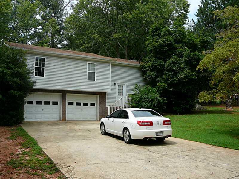 4980 W Ridge Dr, Douglasville, GA 30135