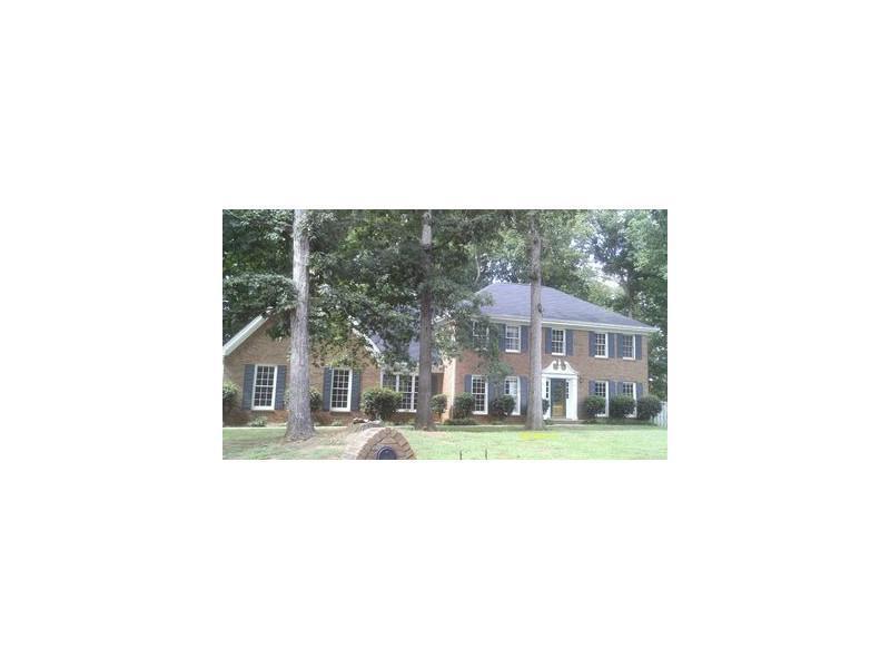 1221 Fairfax Hunt, Lawrenceville, GA 30043