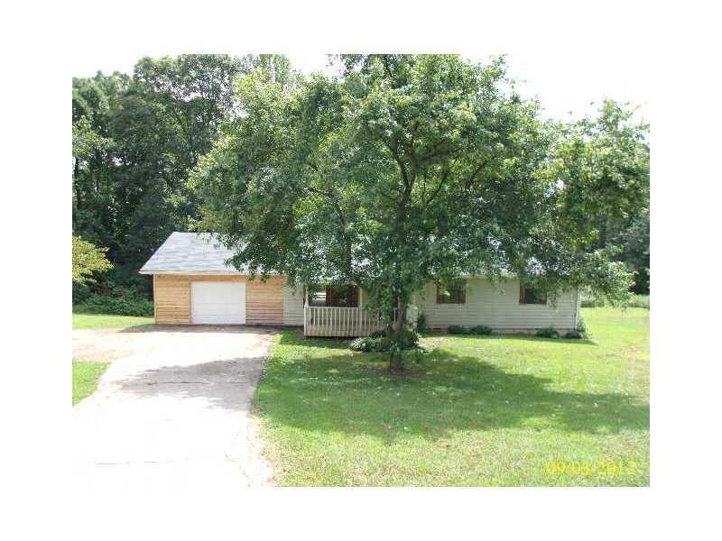 5891 Meadow View Ln., Flowery Branch, GA 30542